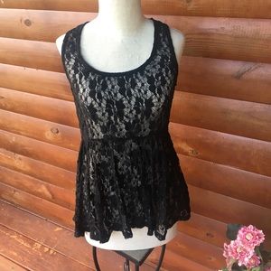 3 for 10$ Black lace top. Junior medium